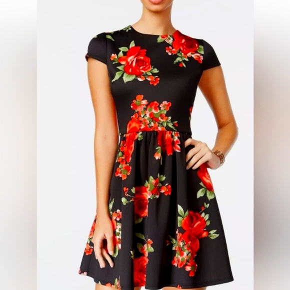 B Darlin Dresses & Skirts - B. Darlin Junior Floral Dress